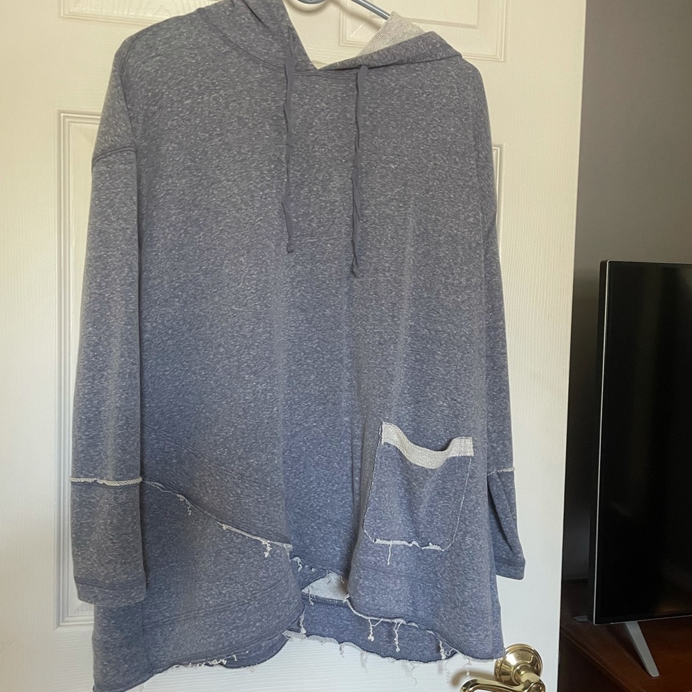 Evy’s Tree Janelle Hoodie Size S